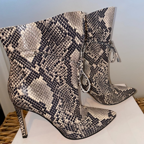 Genuine Leather Natural Snake Skin Print Nine West Tirzah Ankle Boots 6.5 - Picture 7 of 11